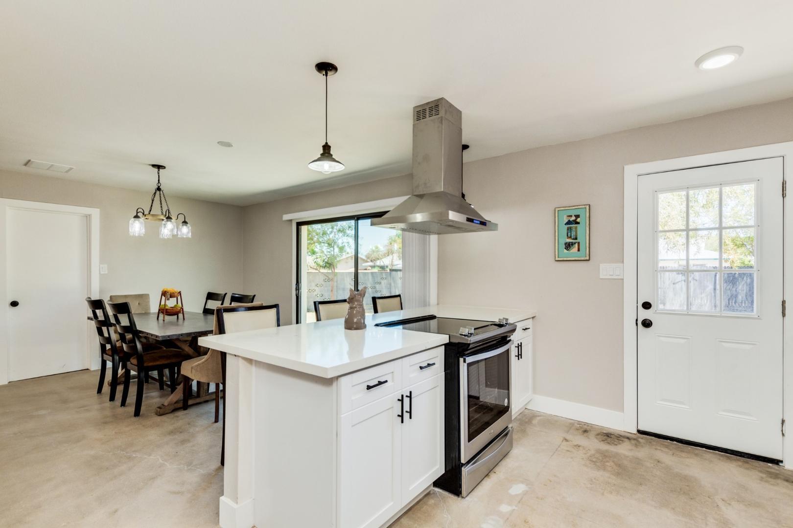 16 W Geneva Drive, Tempe, AZ, 85282