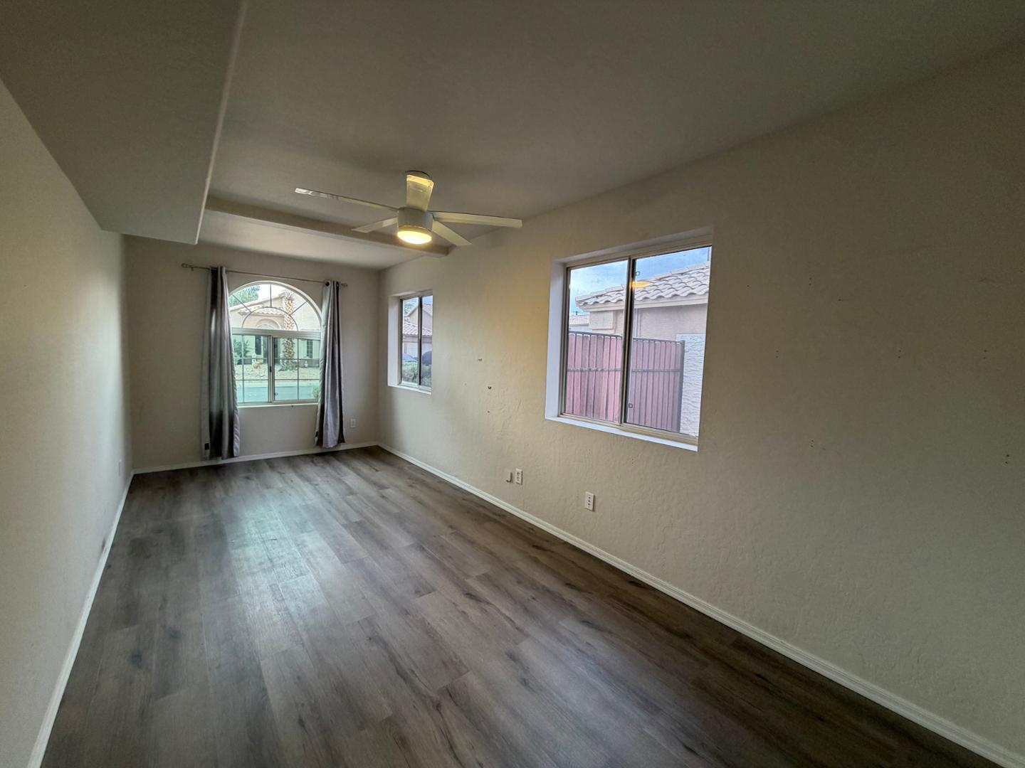 902 S Surfside Drive, Gilbert, AZ 85233