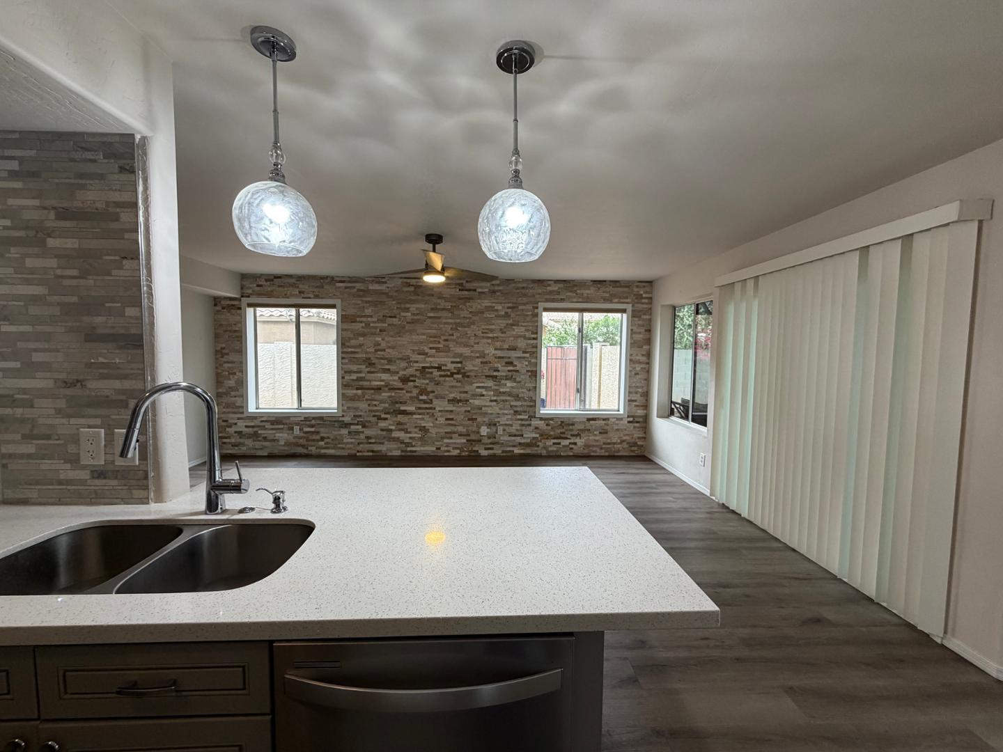 902 S Surfside Drive, Gilbert, AZ 85233