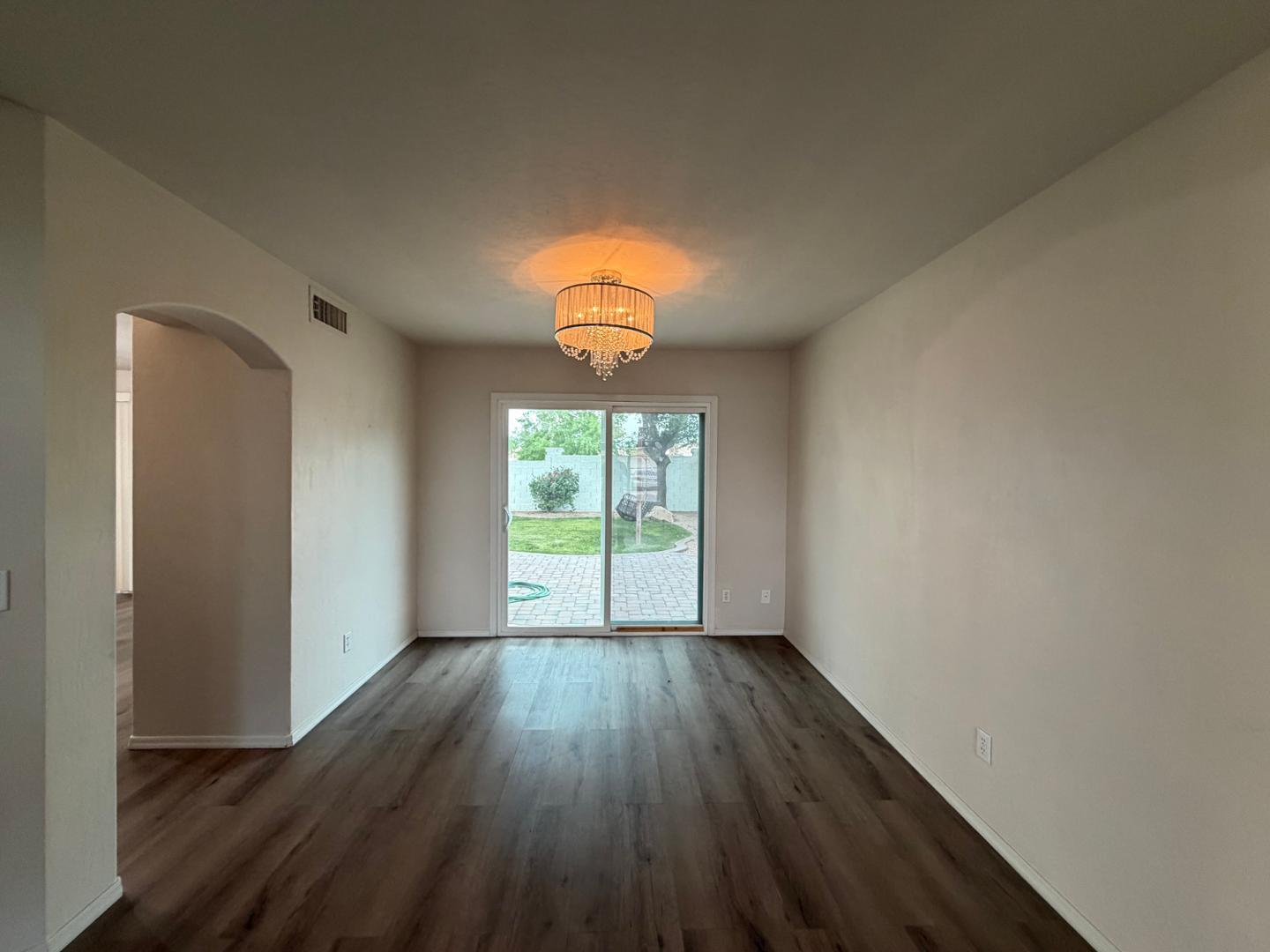 902 S Surfside Drive, Gilbert, AZ 85233