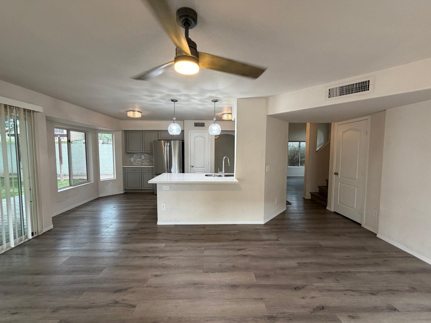 902 S Surfside Drive, Gilbert, AZ 85233