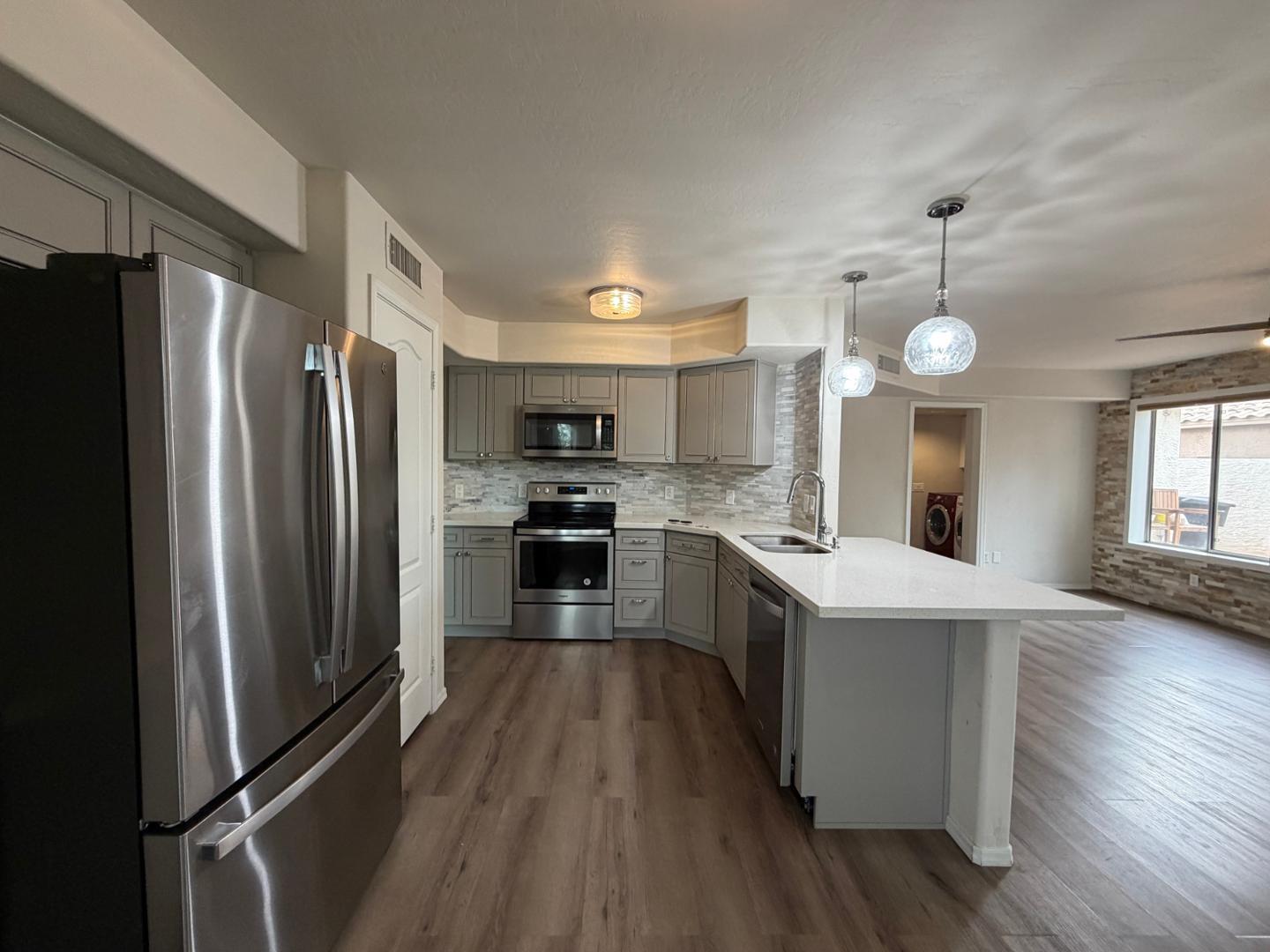 902 S Surfside Drive, Gilbert, AZ 85233