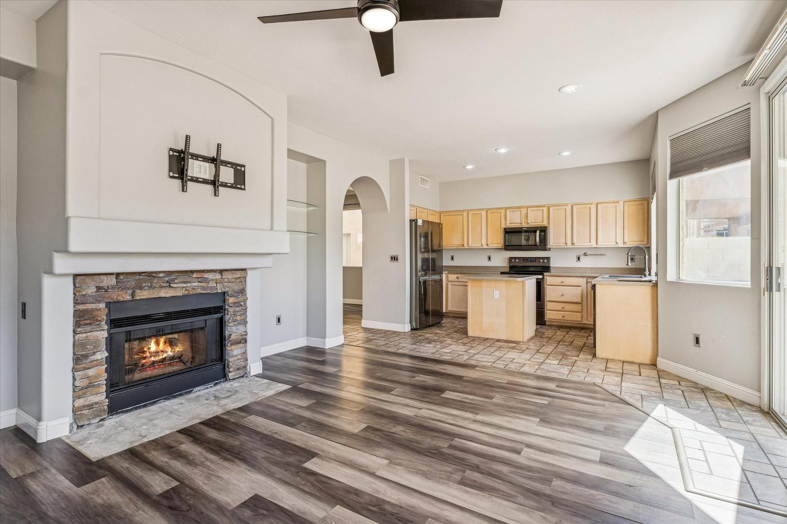 16666 S 21st Street, Phoenix, AZ, 85048