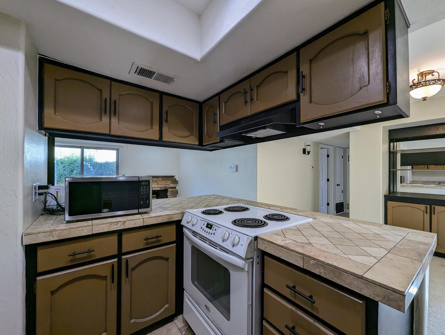 720 E Alice Avenue Unit 102, Phoenix, AZ 85020