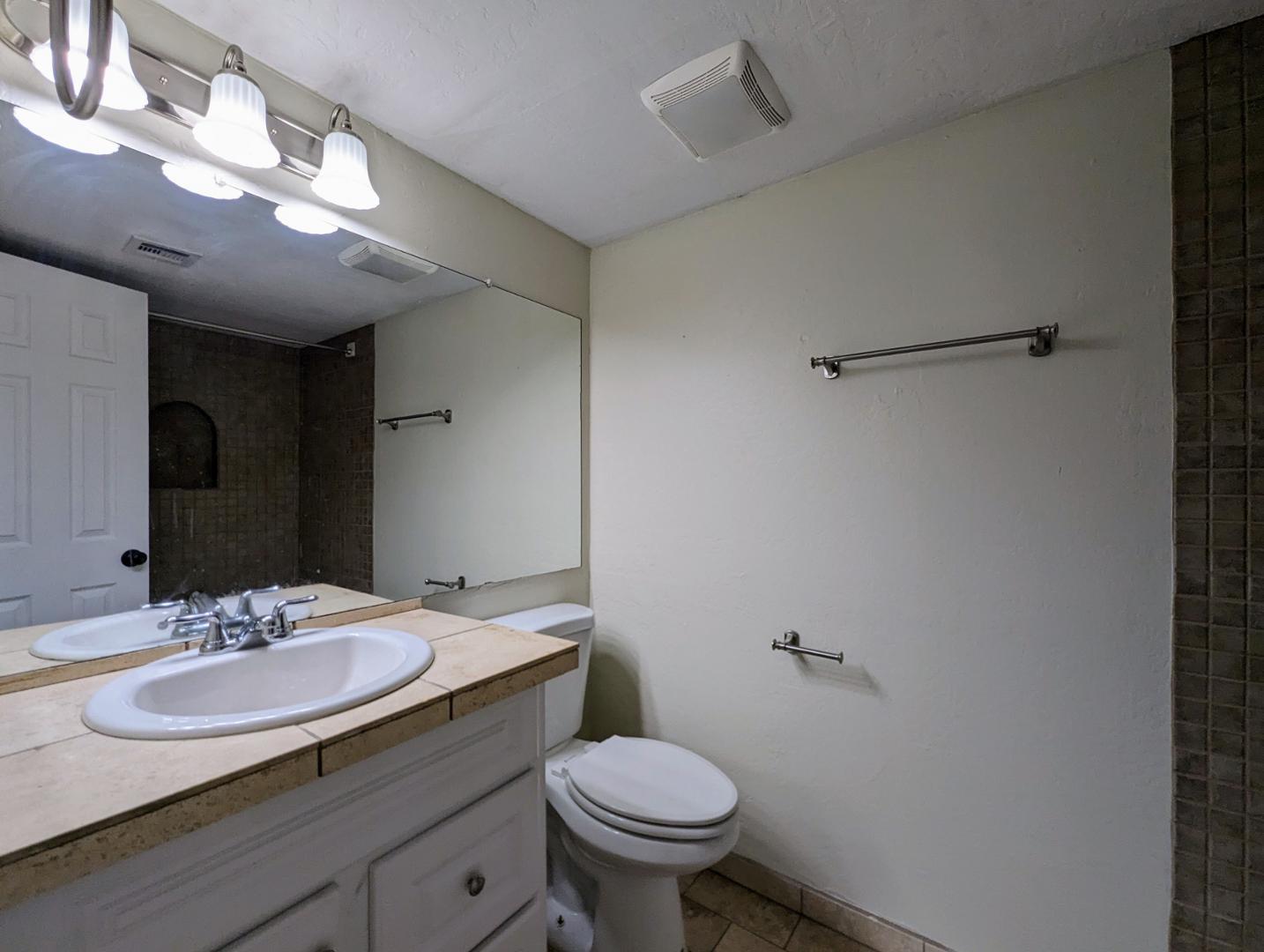 720 E Alice Avenue Unit 102, Phoenix, AZ 85020