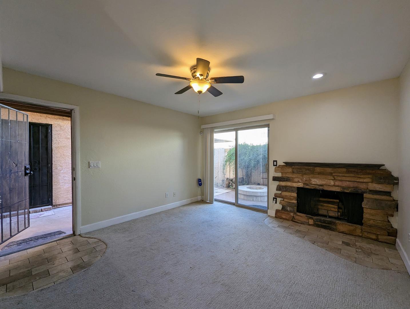 720 E Alice Avenue Unit 102, Phoenix, AZ 85020