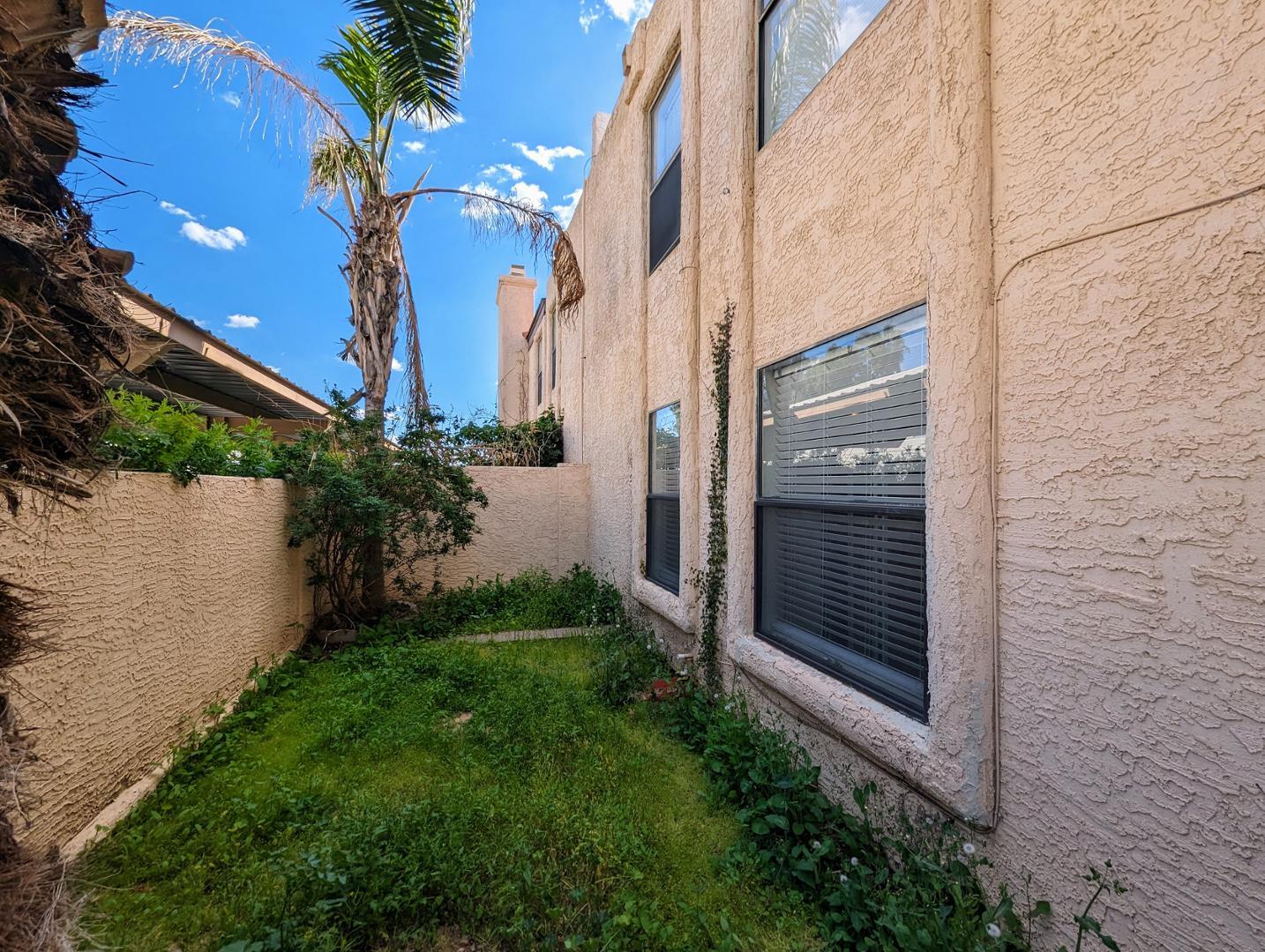 720 E Alice Avenue Unit 102, Phoenix, AZ 85020