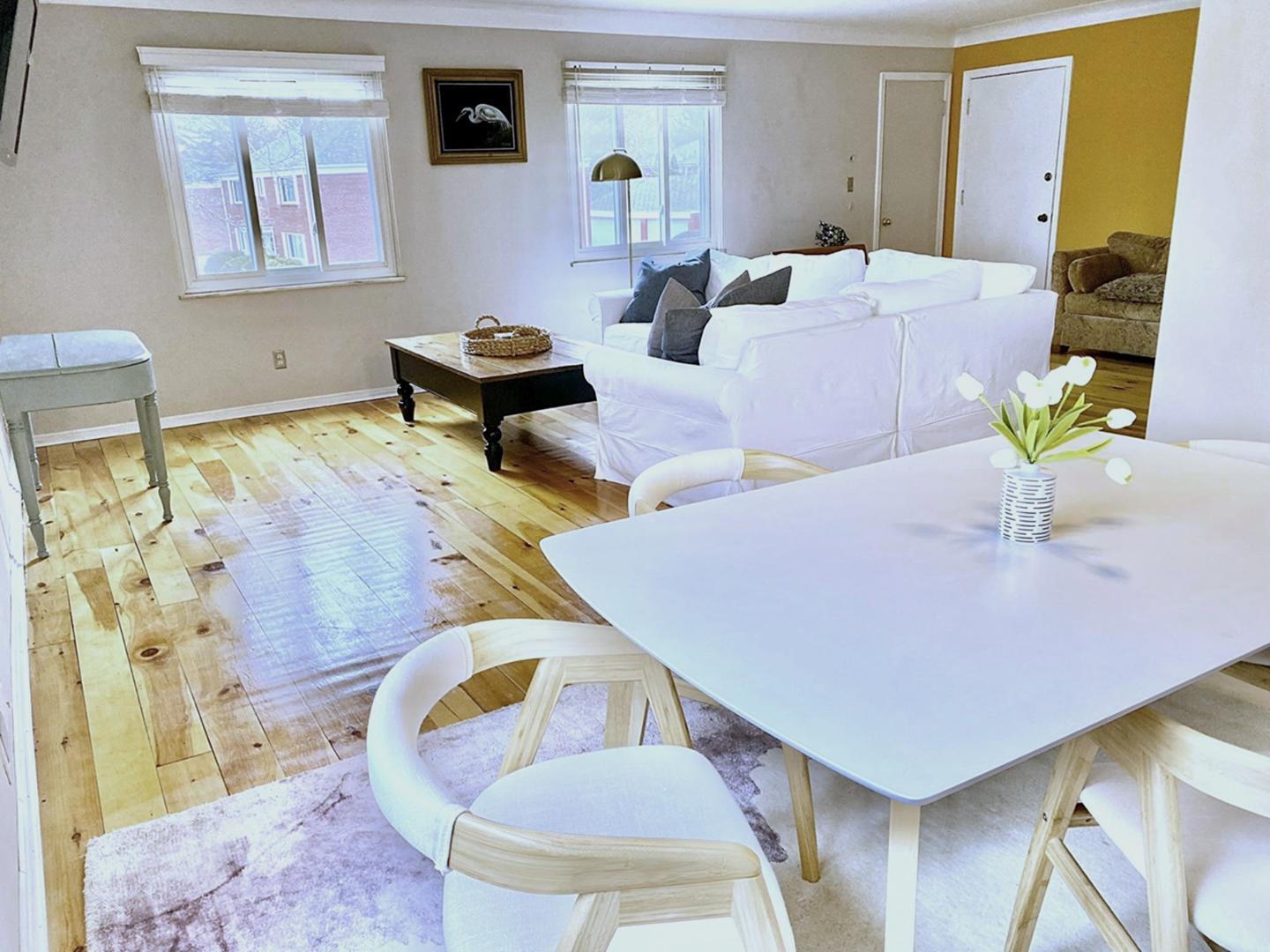 Image 2 For 4033 Hillandale  4 Or D