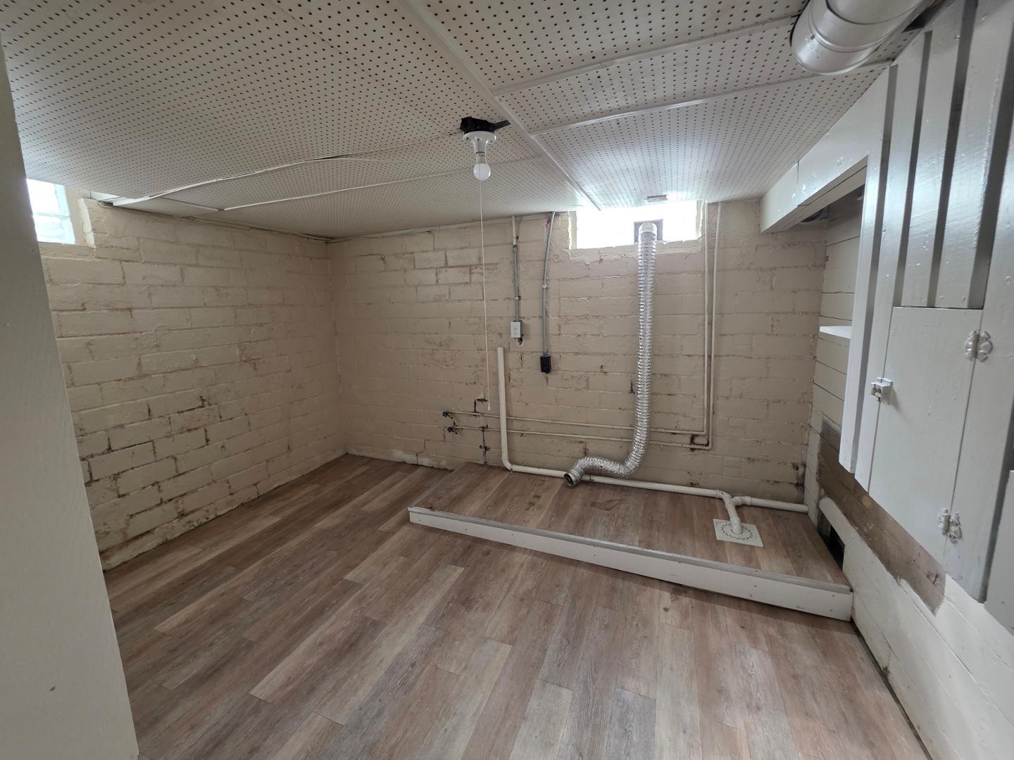 Image 14 For 2637 Greenway Street