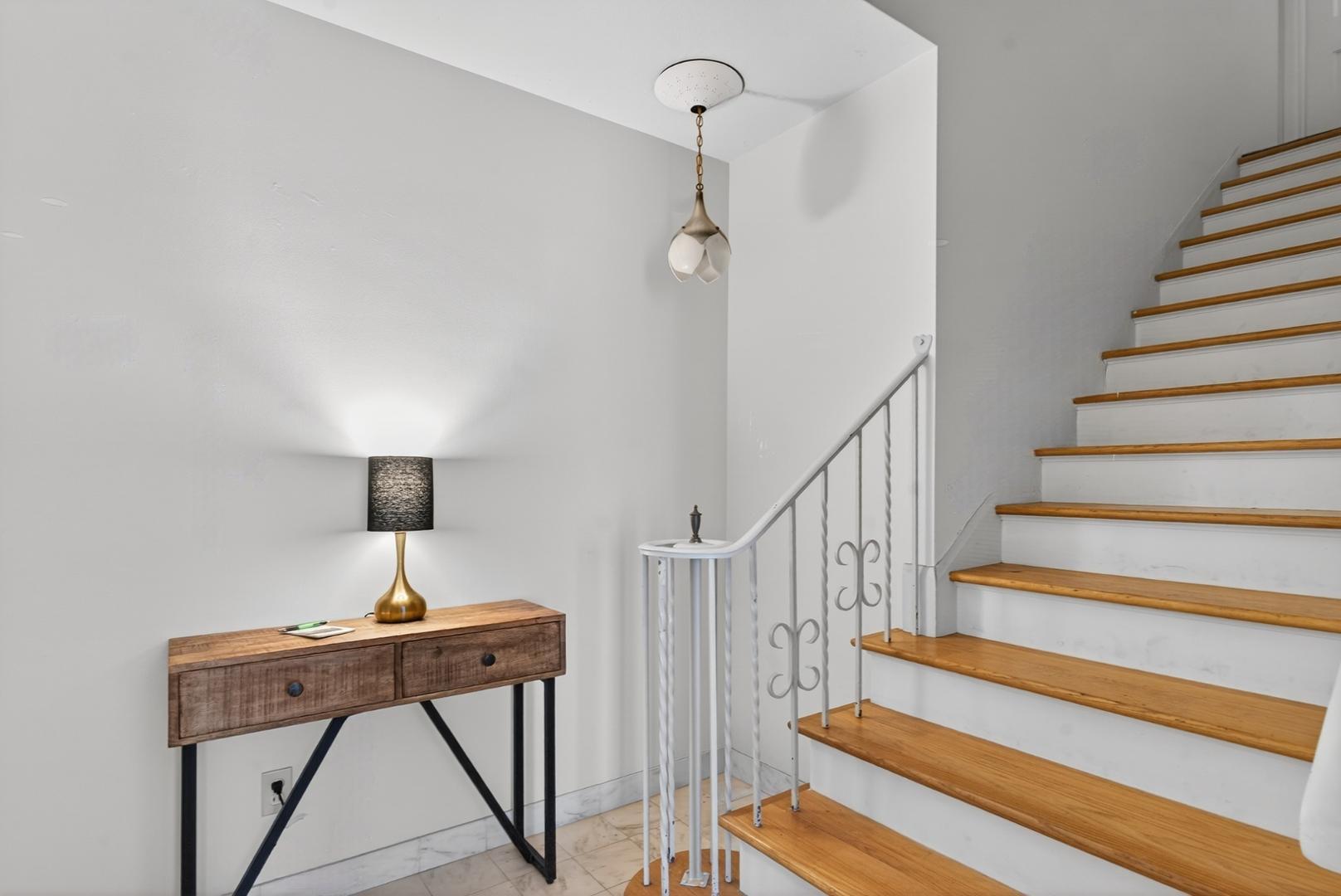 Image 5 For 3845 Hillandale Road Lower