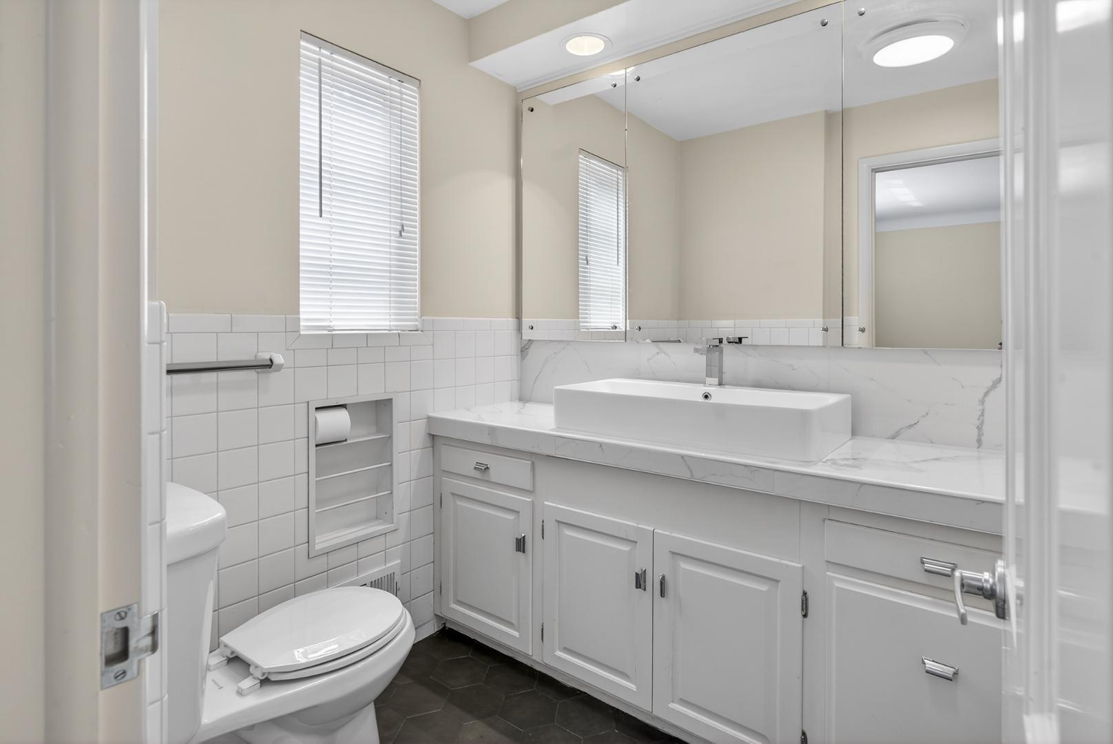 Image 24 For 3845 Hillandale Road Lower