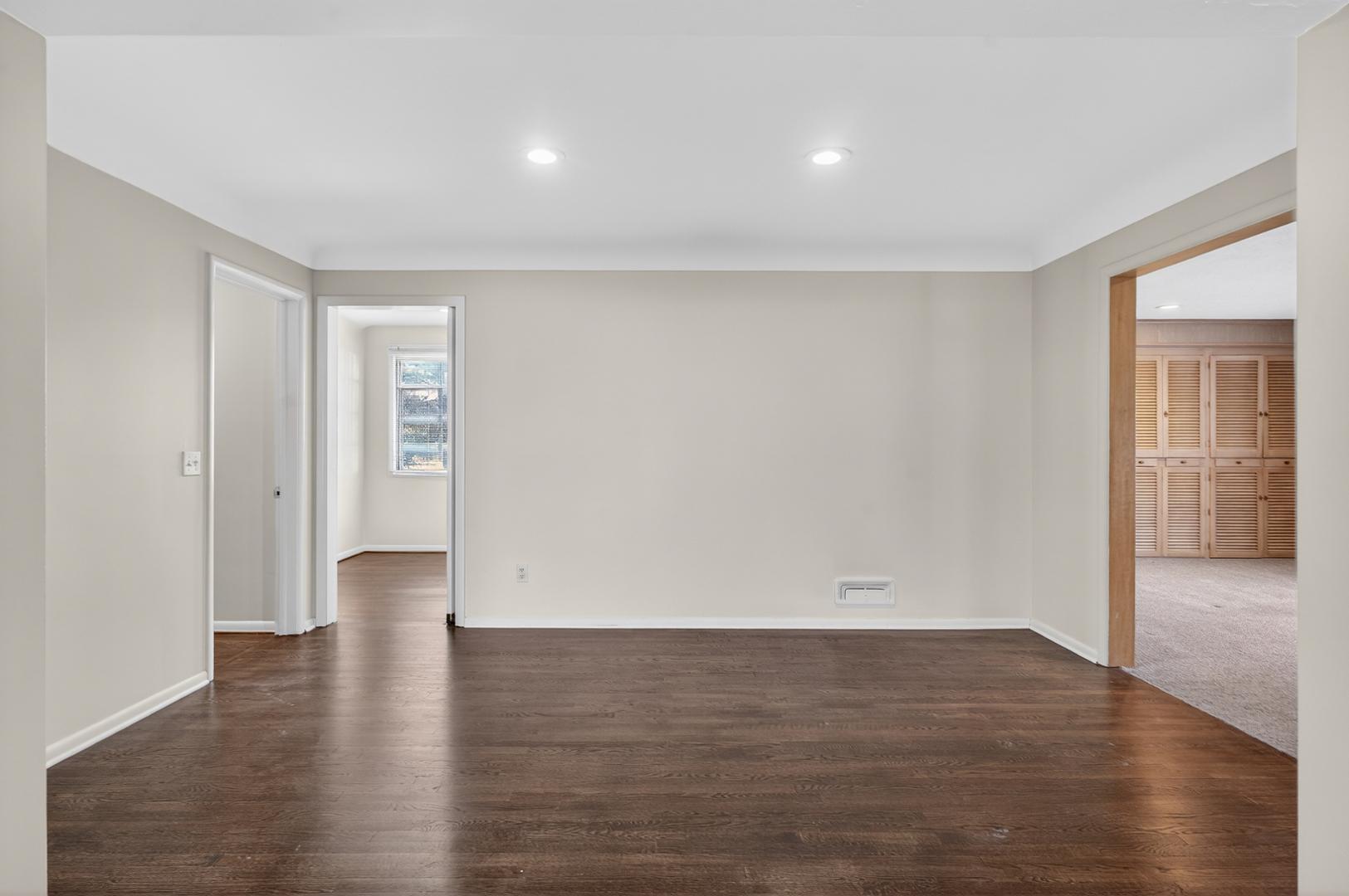 Image 11 For 3845 Hillandale Road Lower