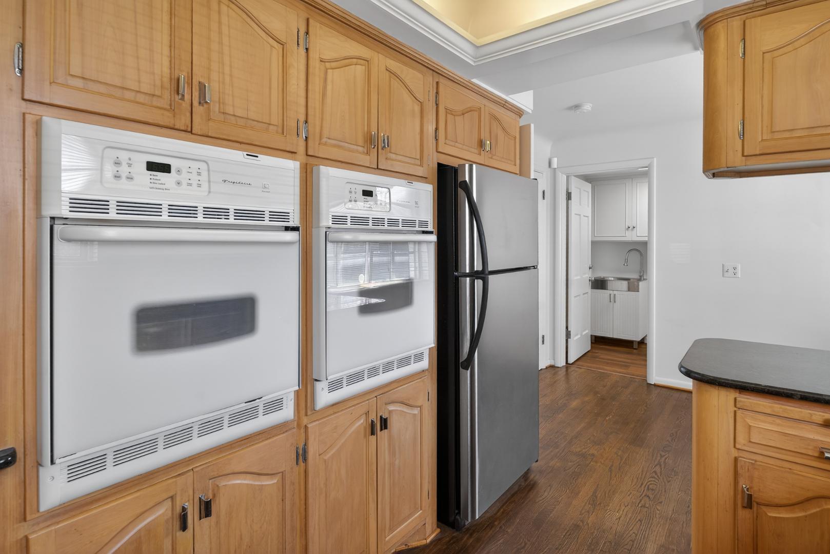 Image 16 For 3845 Hillandale Road Lower