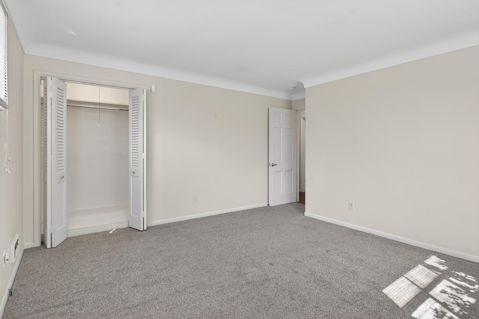 Image 29 For 3845 Hillandale Road Lower