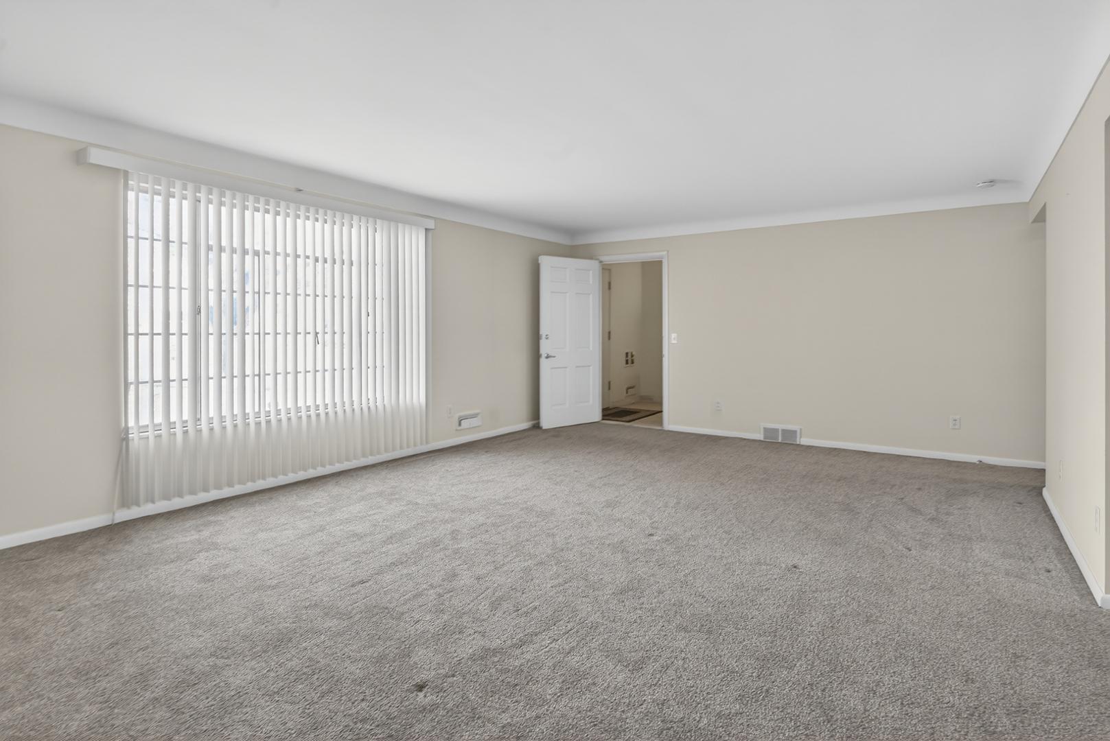 Image 8 For 3845 Hillandale Road Lower