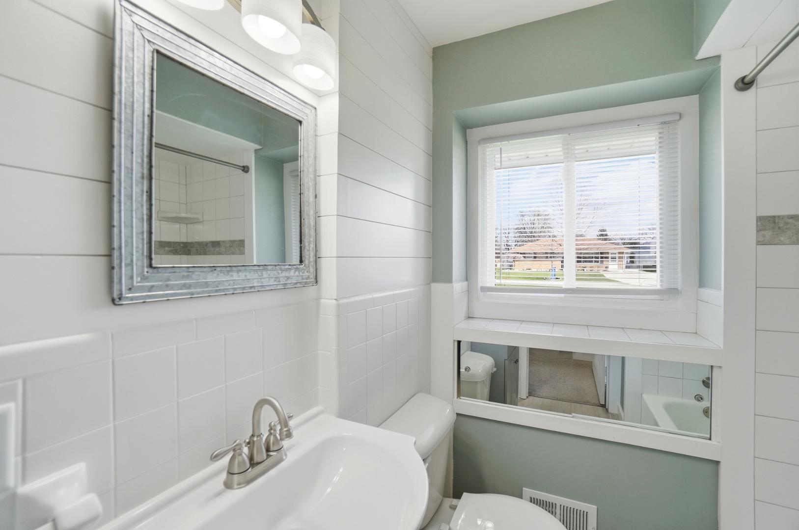 Image 24 For 5159 Grosse Point Parkway