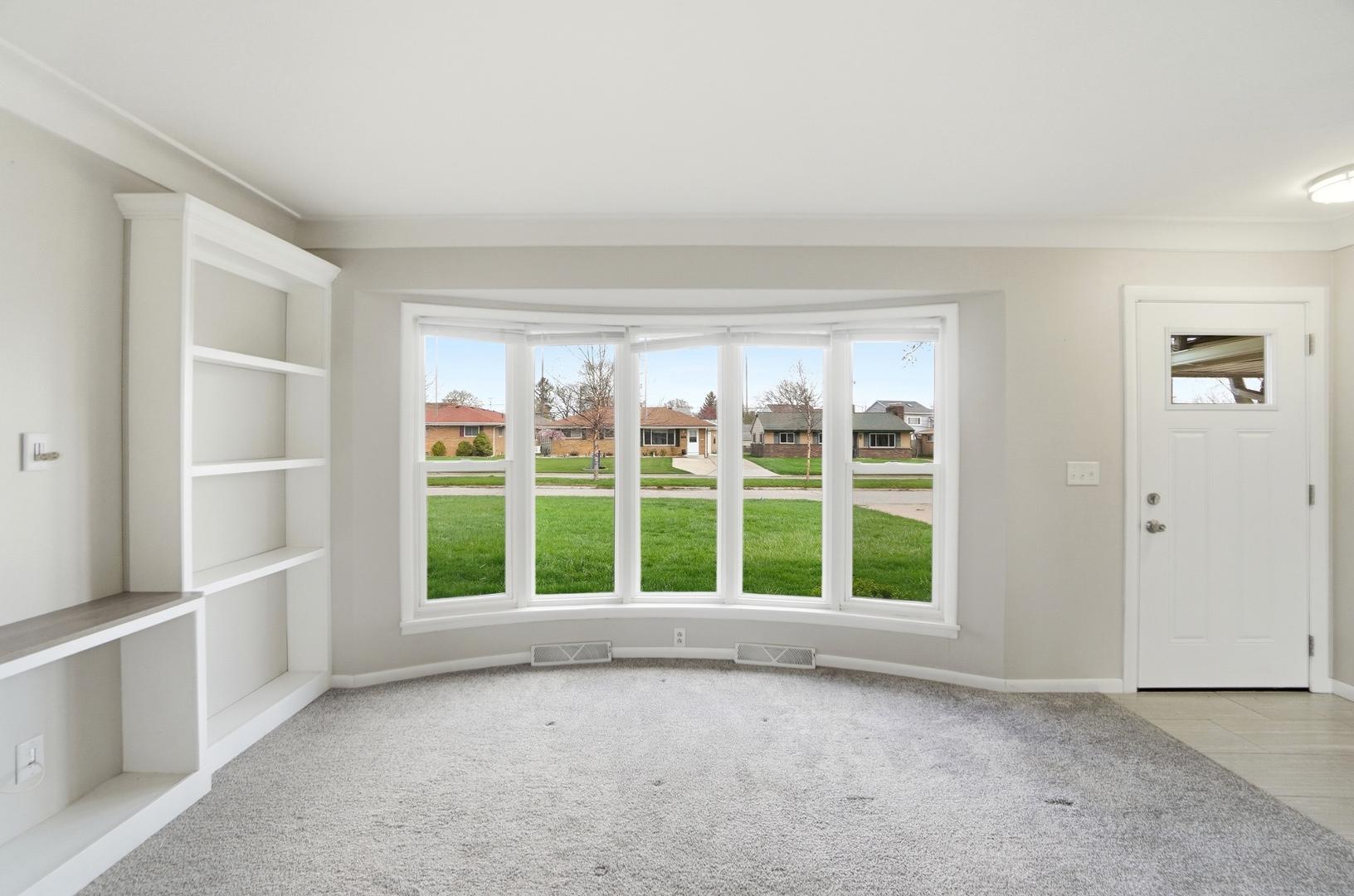 Image 5 For 5159 Grosse Point Parkway