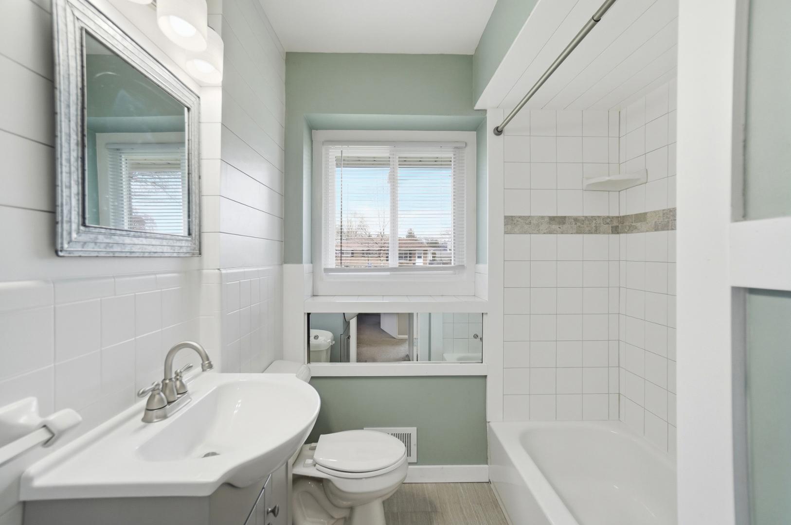 Image 23 For 5159 Grosse Point Parkway