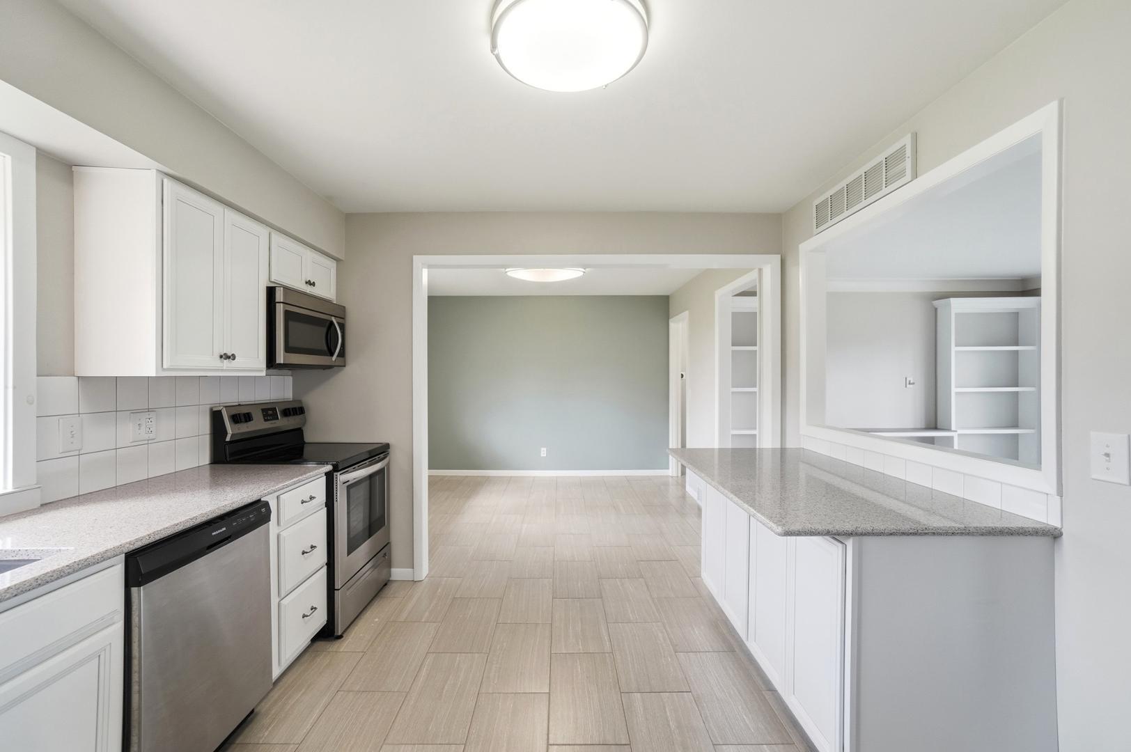 Image 12 For 5159 Grosse Point Parkway