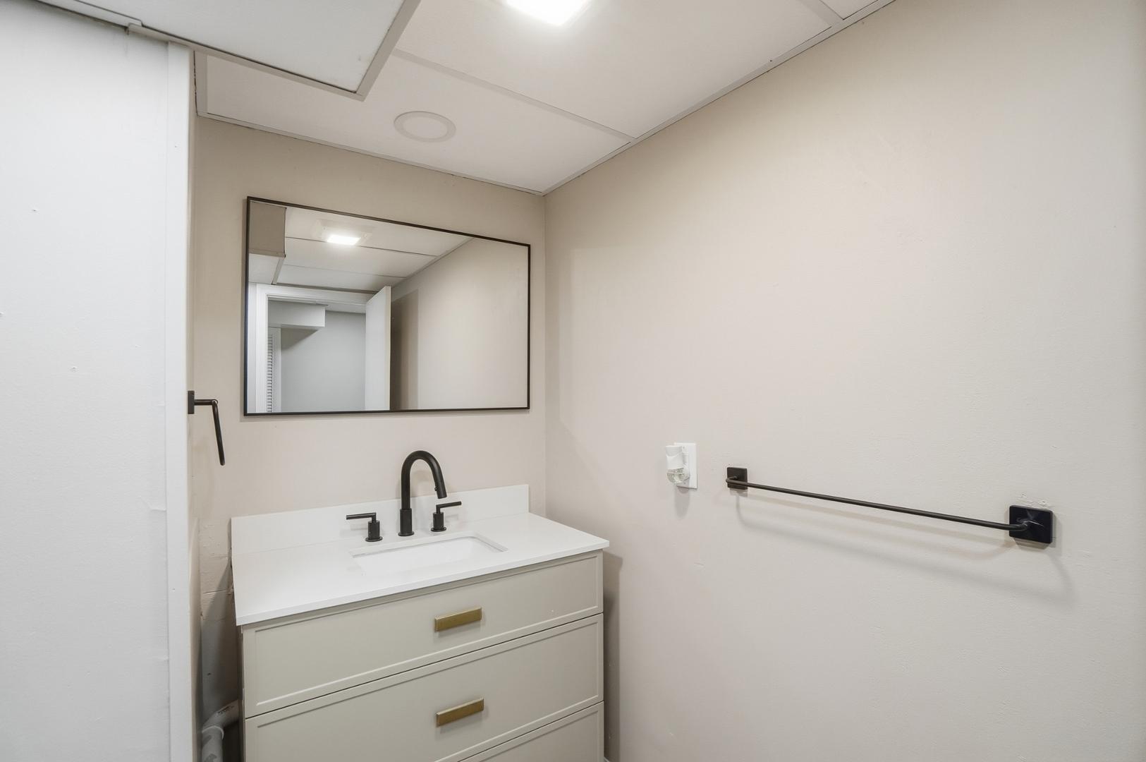 Image 35 For 5217 Grosse Point Parkway