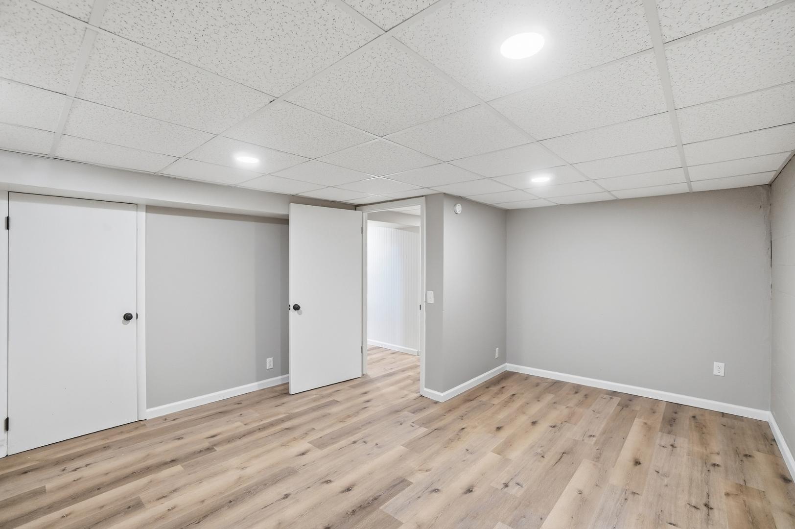 Image 33 For 5217 Grosse Point Parkway