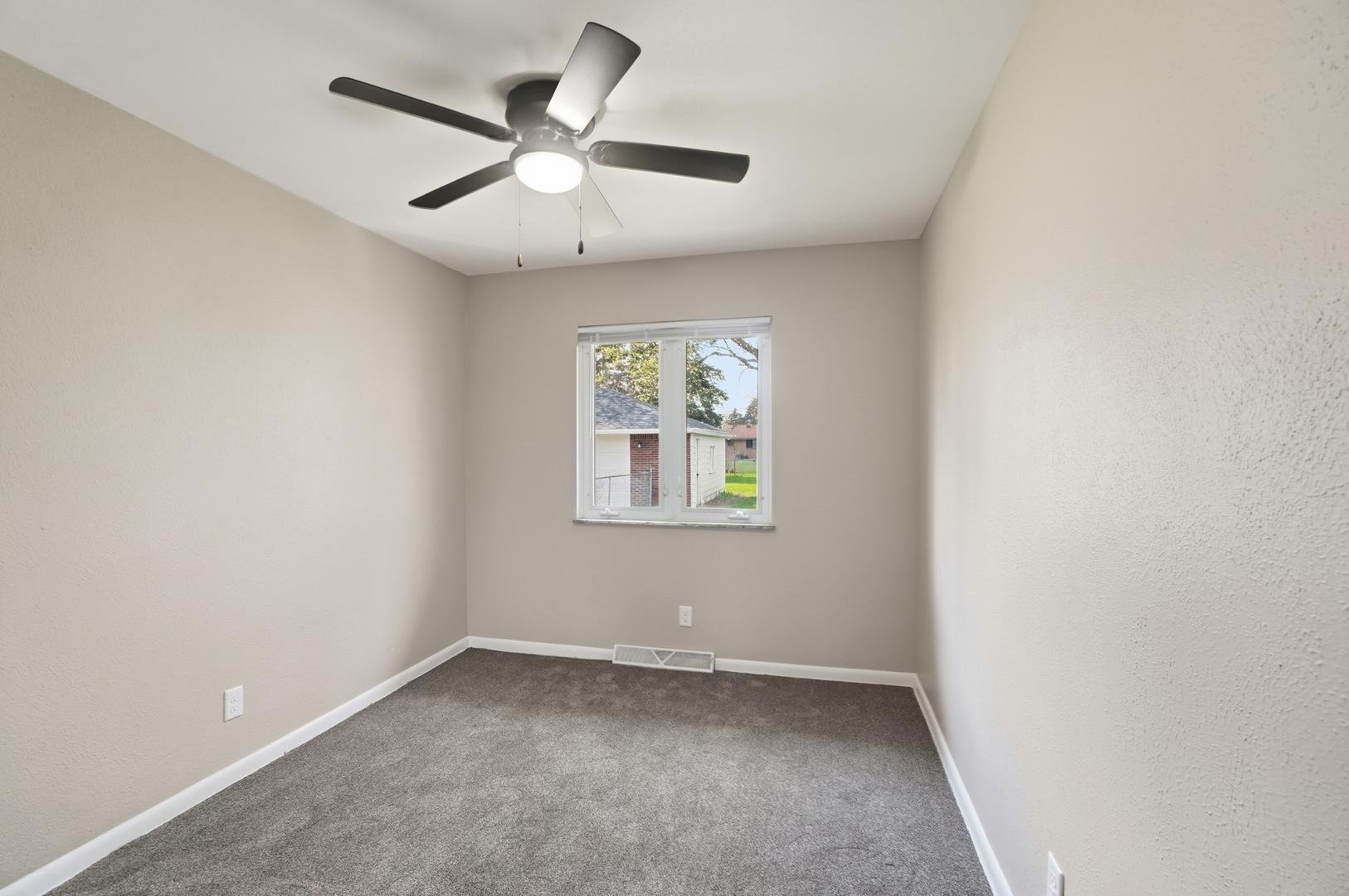 Image 21 For 5217 Grosse Point Parkway