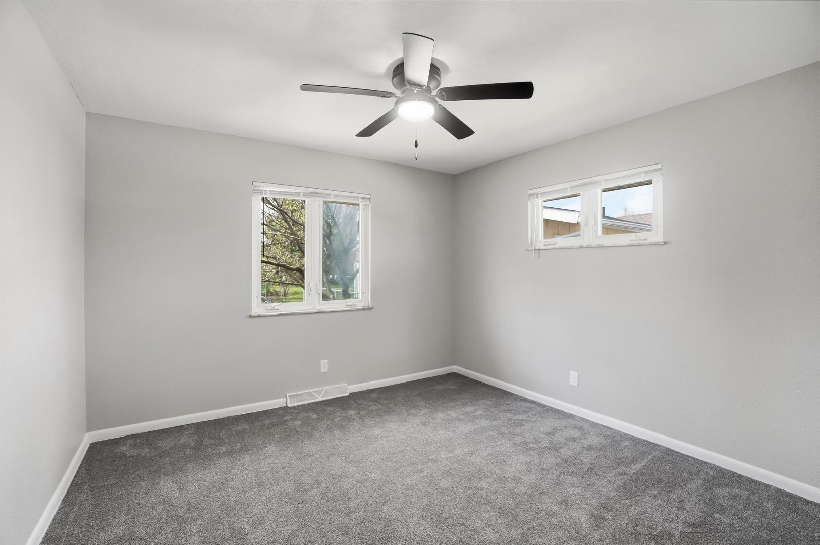 Image 16 For 5217 Grosse Point Parkway