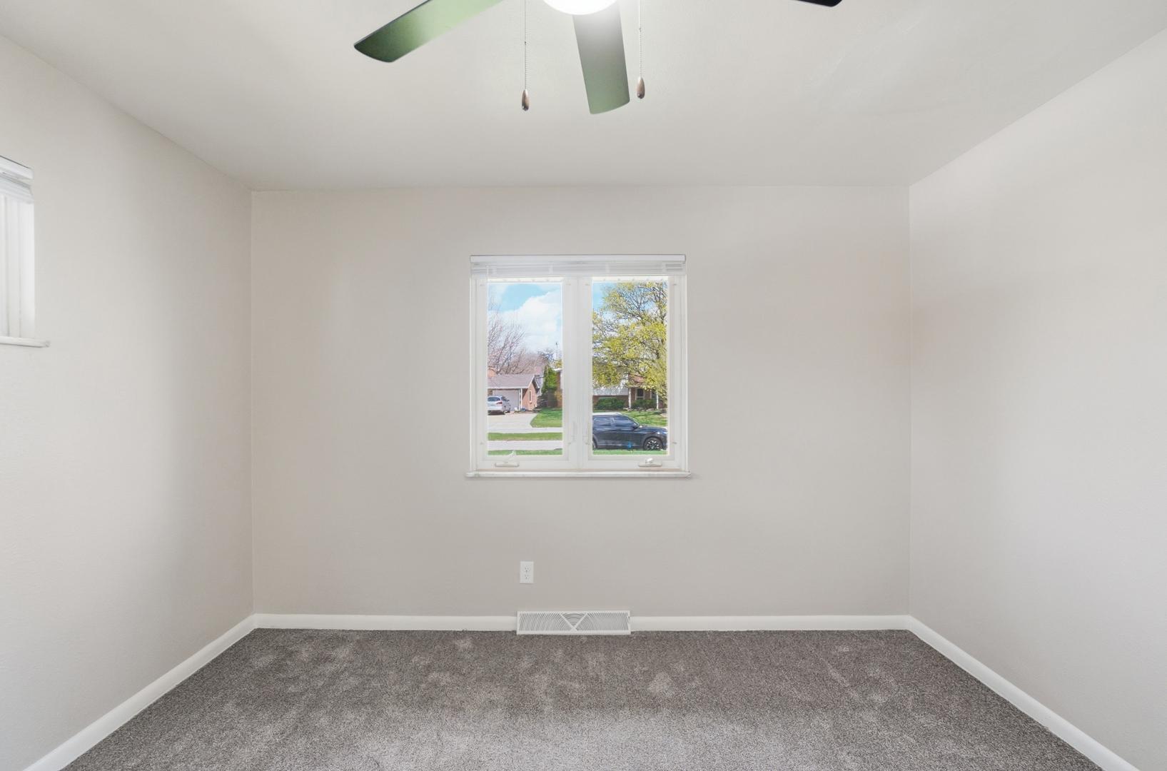 Image 18 For 5217 Grosse Point Parkway