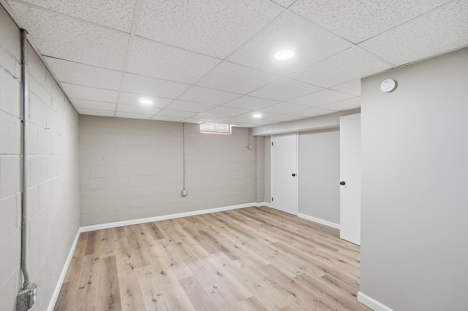 Image 34 For 5217 Grosse Point Parkway