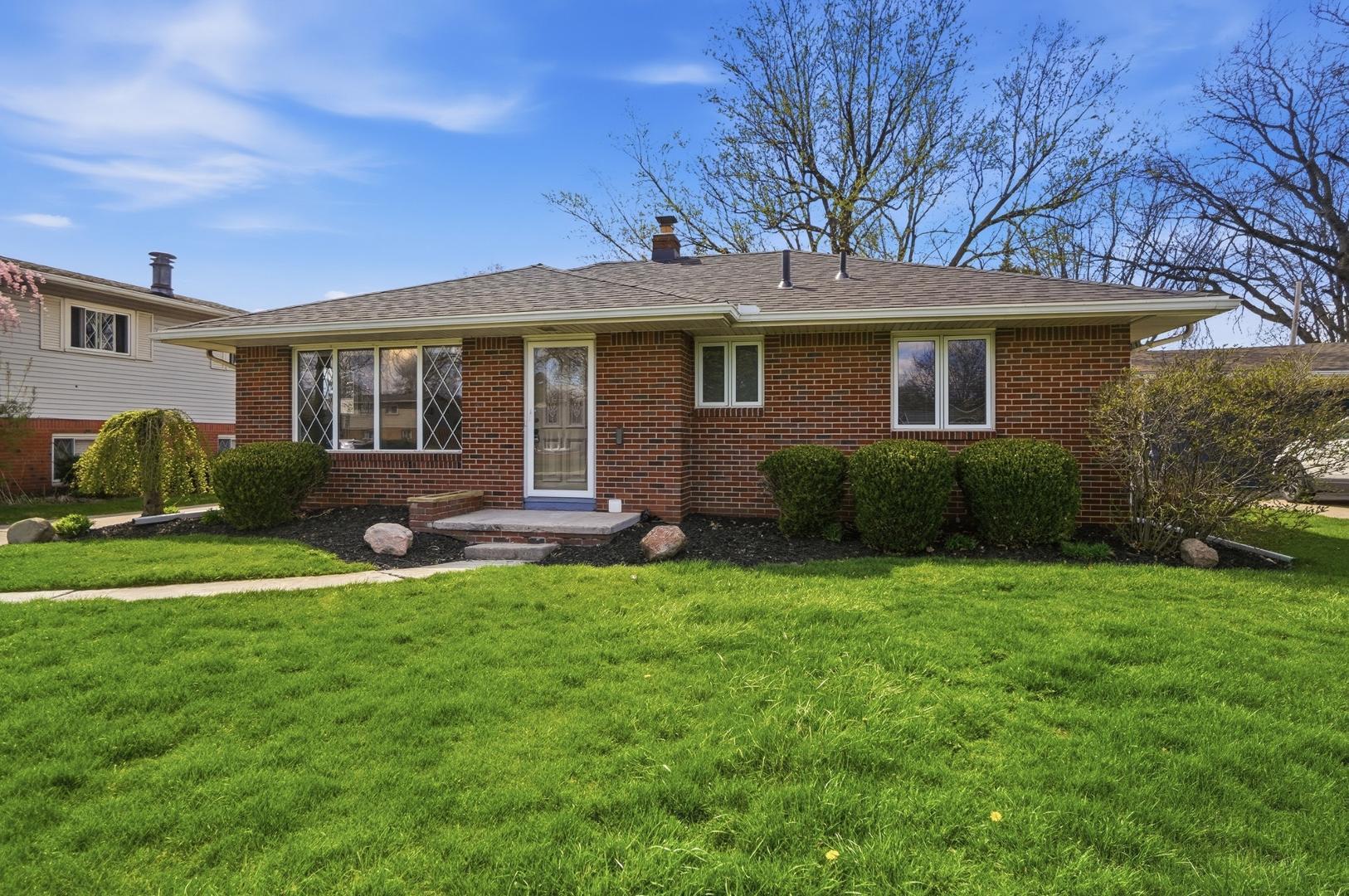 Image 2 For 5217 Grosse Point Parkway