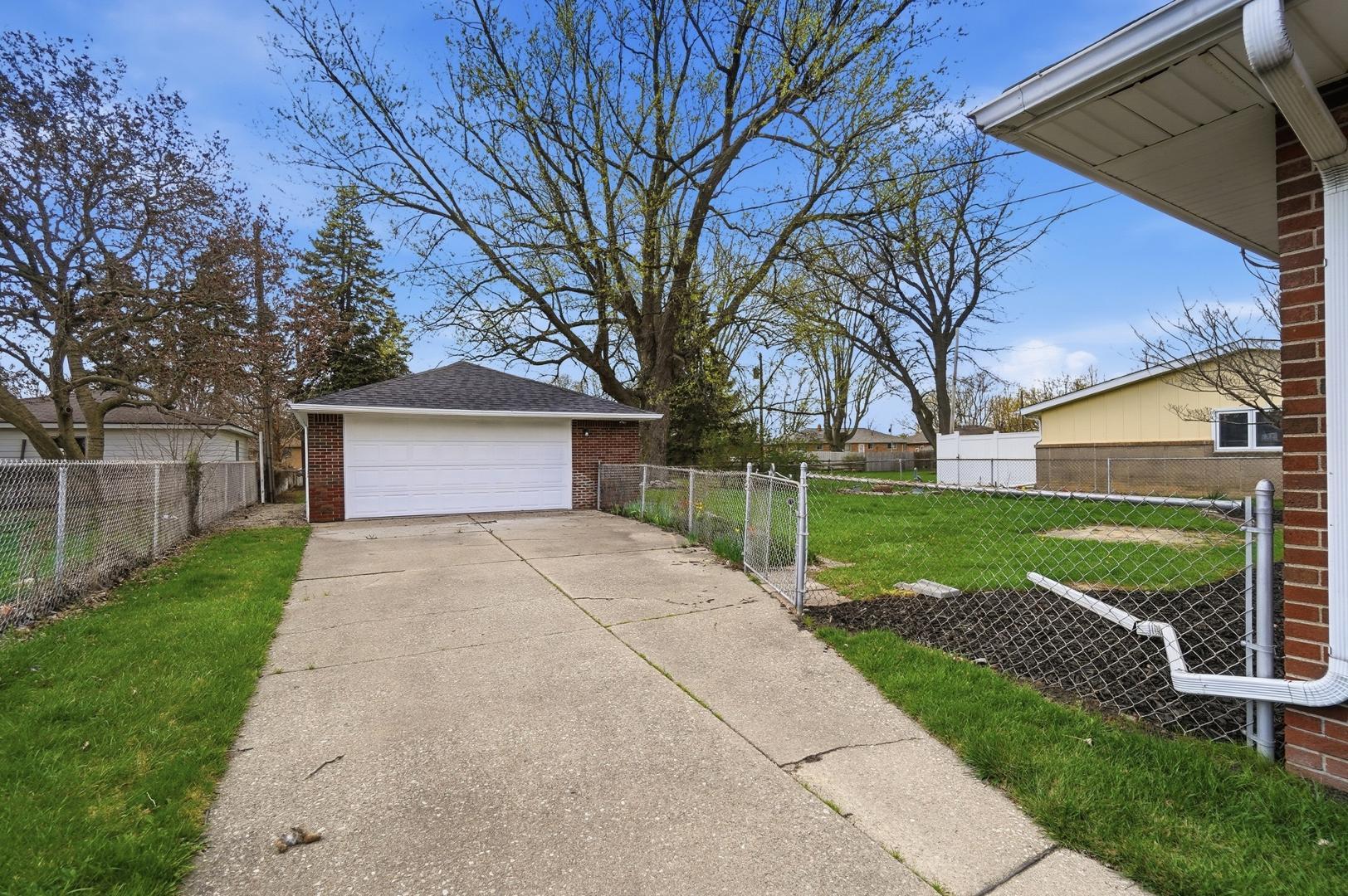 Image 46 For 5217 Grosse Point Parkway