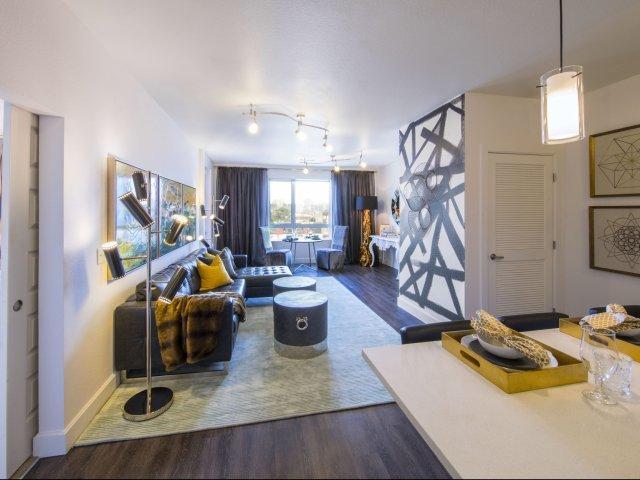 https://cdn.rentalbeast.com/listings/1495481214028_1477325.jpg.rbm