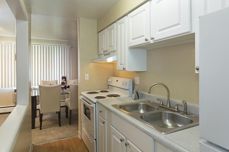 https://cdn.rentalbeast.com/listings/1501273726875_1589898.jpg.rbm