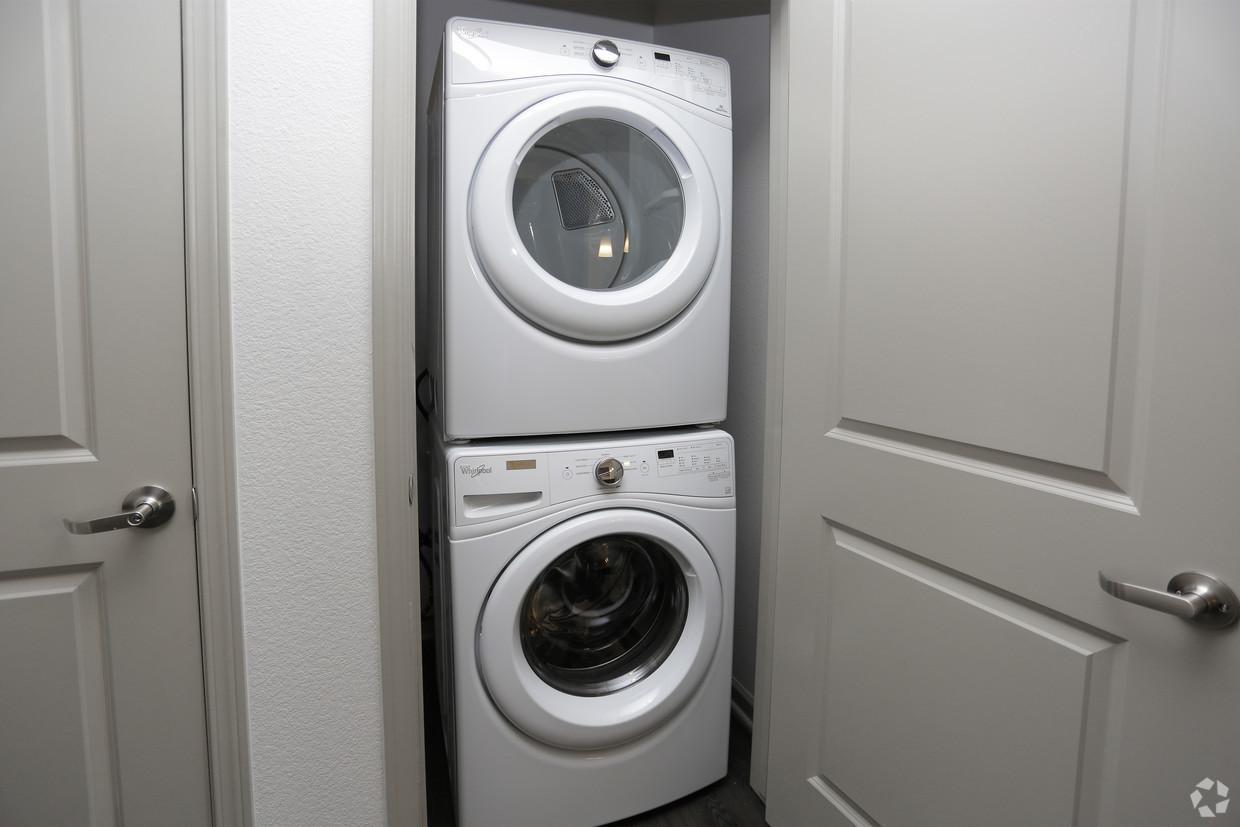https://cdn.rentalbeast.com/listings/1506096399427_1598836.jpg.rbm