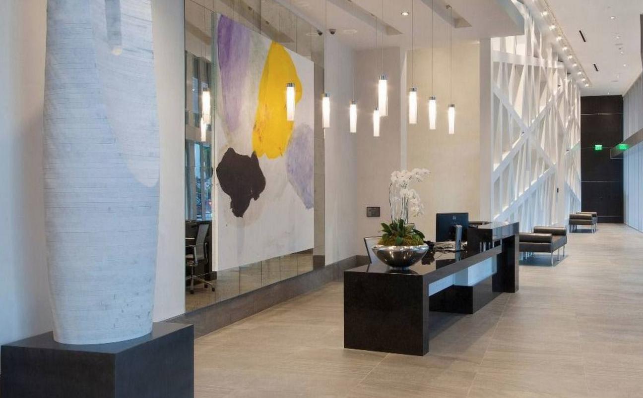 201 SE 2nd Avenue #1801 - 3,933USD / month