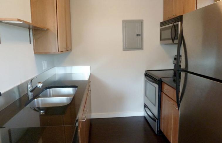 https://cdn.rentalbeast.com/listings/1517610909825_1555782.jpg.rbm