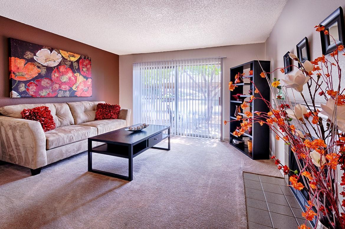 https://cdn.rentalbeast.com/listings/1519761897876_2018047.jpg.rbm