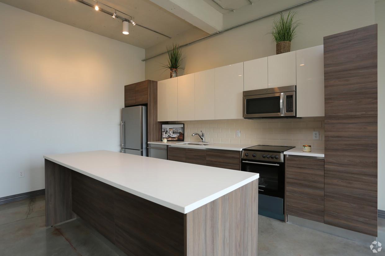500 S Ervay Street #726 - 2,200USD / month