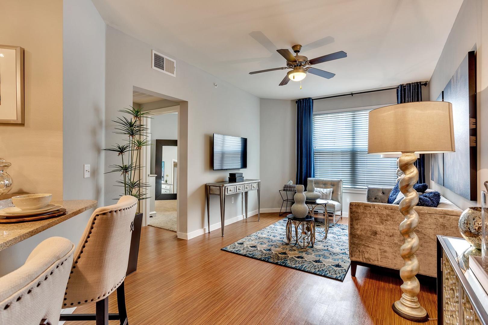 https://cdn.rentalbeast.com/listings/1539036948155_2550826.jpg.rbm
