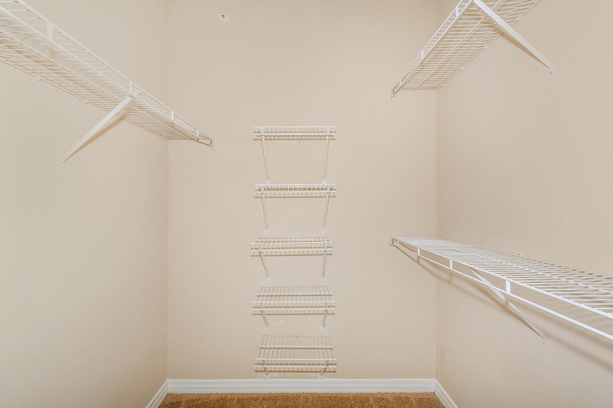 https://cdn.rentalbeast.com/listings/1544470722954_1670997.jpg.rbm