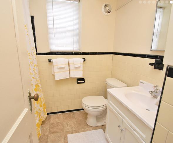 https://cdn.rentalbeast.com/listings/1546616855679_2741225.jpg.rbm
