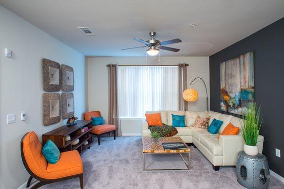https://cdn.rentalbeast.com/listings/1548789901826_1759403.jpg.rbm