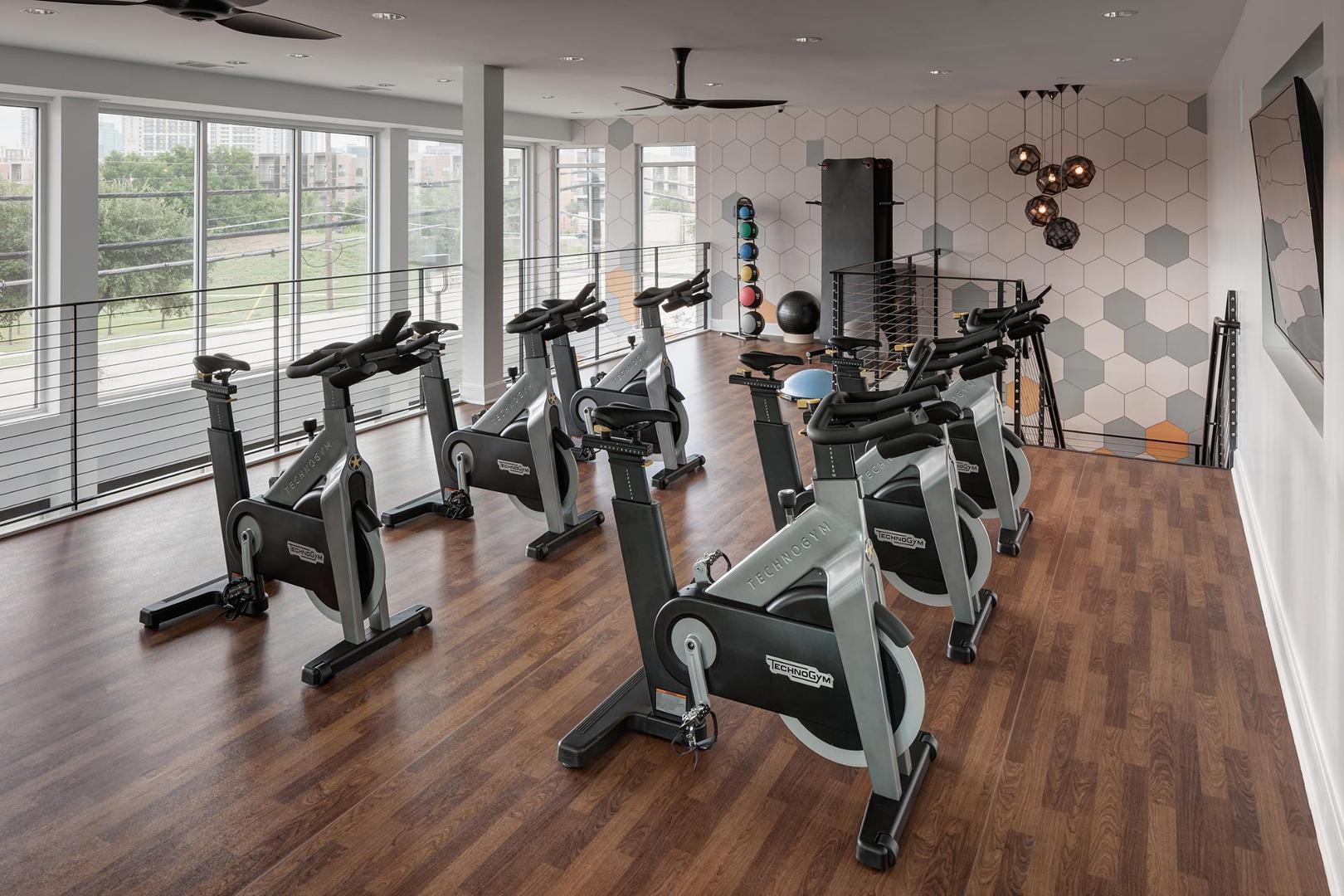 https://cdn.rentalbeast.com/listings/1548795671042_1569606.jpg.rbm