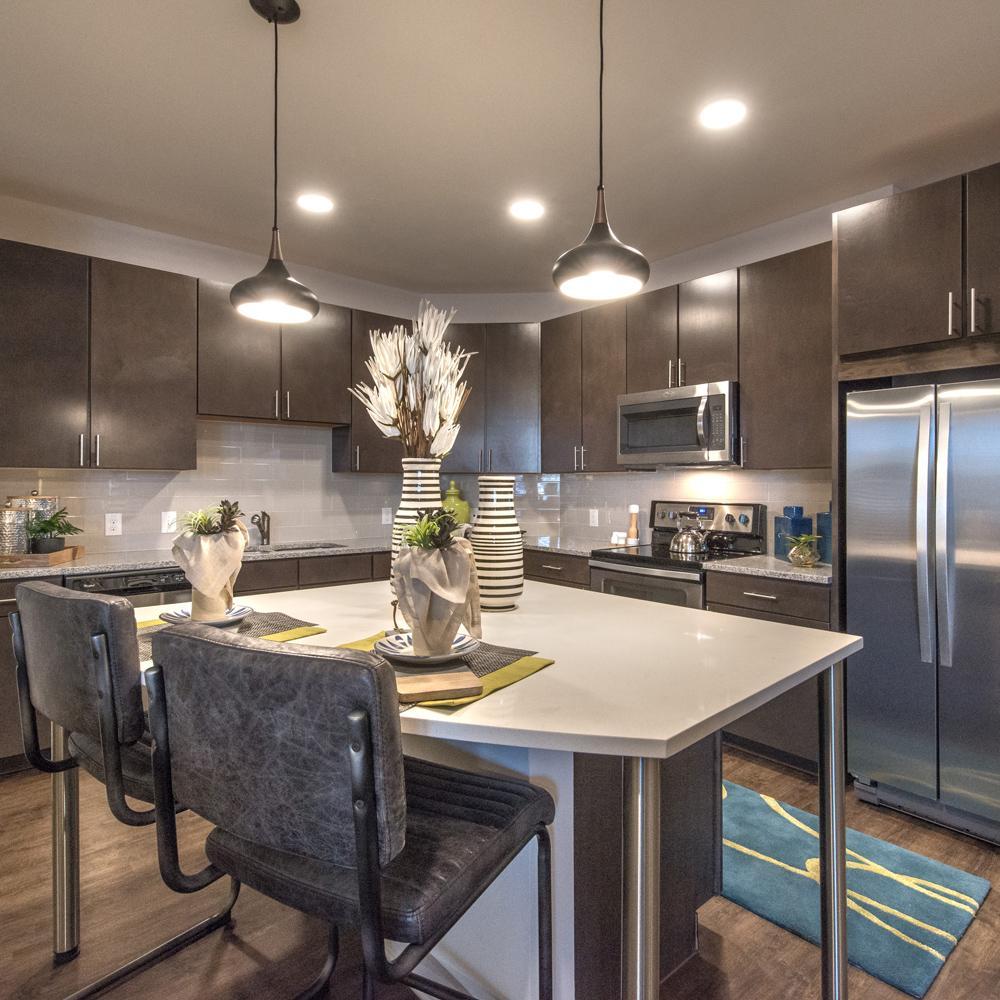 https://cdn.rentalbeast.com/listings/1549390380084_1435272.jpg.rbm