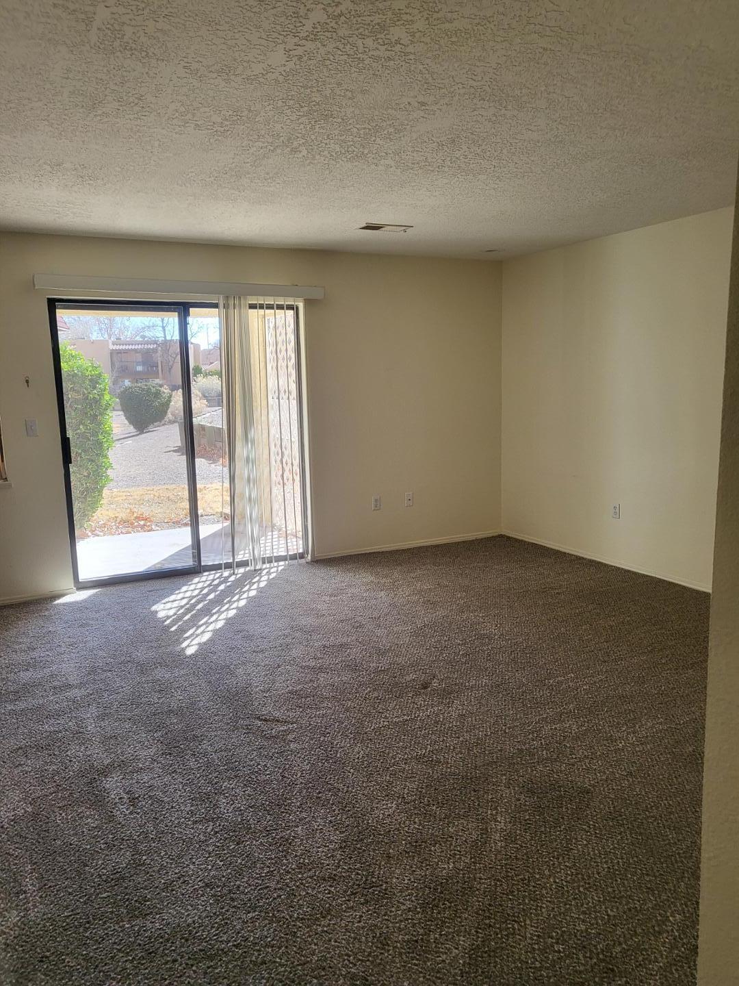 https://cdn.rentalbeast.com/listings/1bbd6679-8ef1-4f5a-a0b4-2011ee491fe9_11213227.jpg.rbm