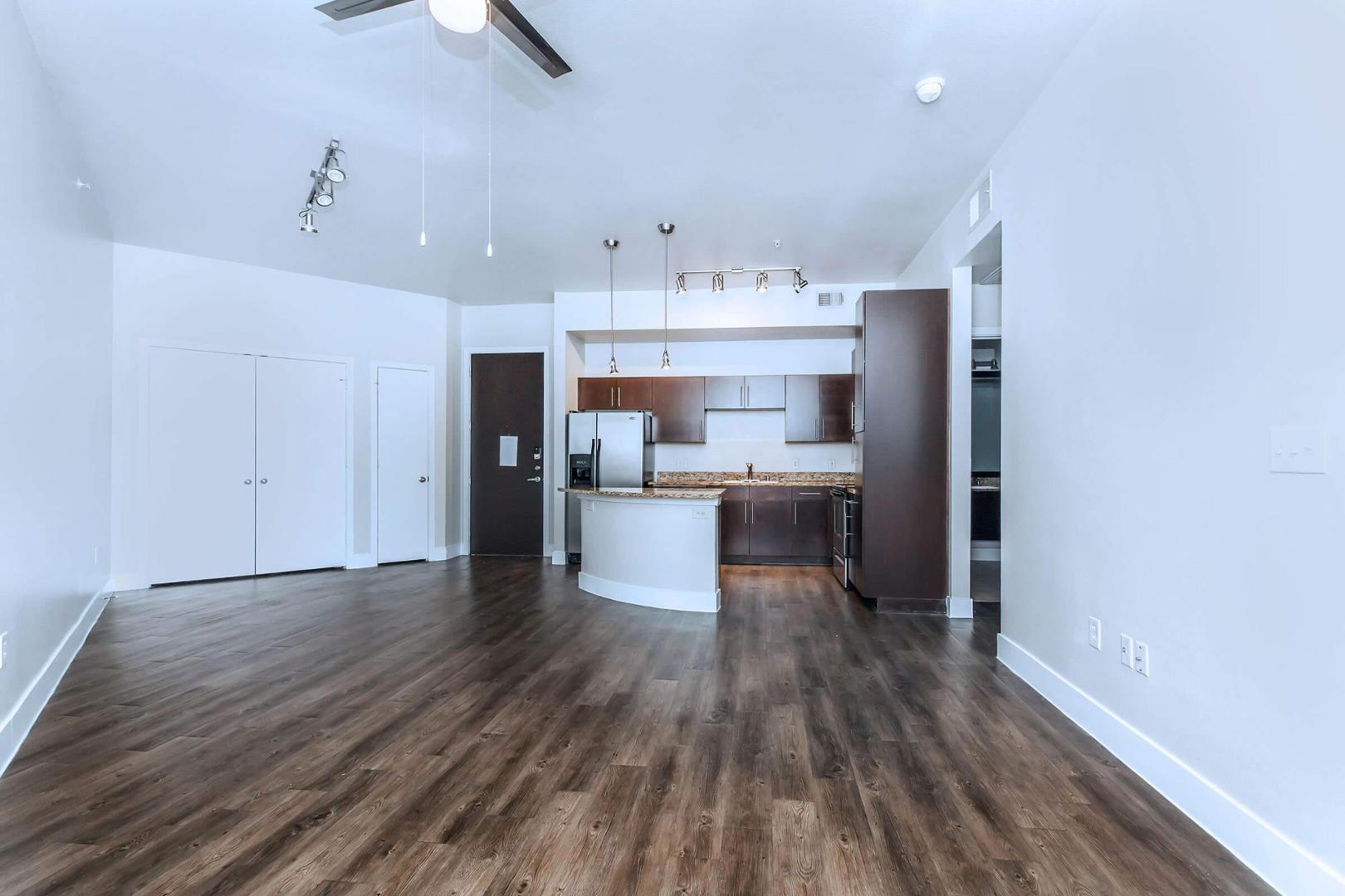 https://cdn.rentalbeast.com/listings/2038434_1719602318217.jpg.rbm