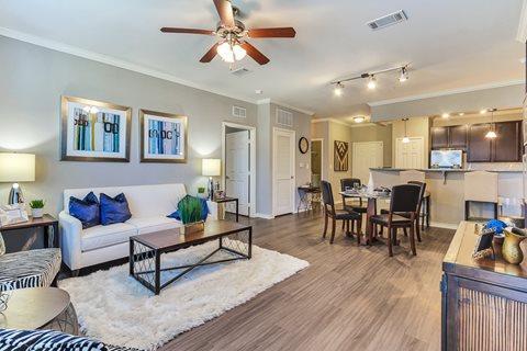 https://cdn.rentalbeast.com/listings/2571787_1556558381562.jpg.rbm