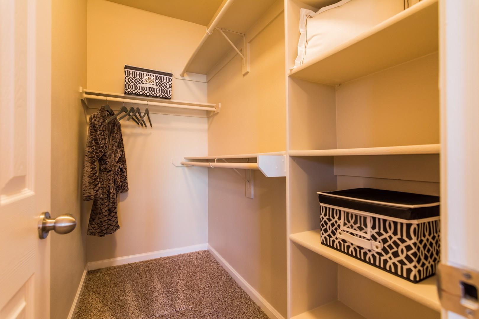https://cdn.rentalbeast.com/listings/2975832_1556205119023.jpg.rbm