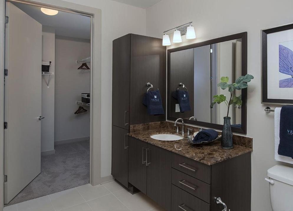 https://cdn.rentalbeast.com/listings/2984811_1556657237989.jpg.rbm