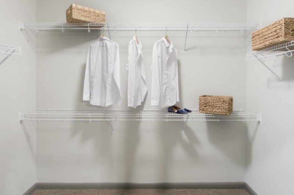 6919 Peachtree Dunwoody Rd #320, Atlanta, GA - 1,641 USD/ month